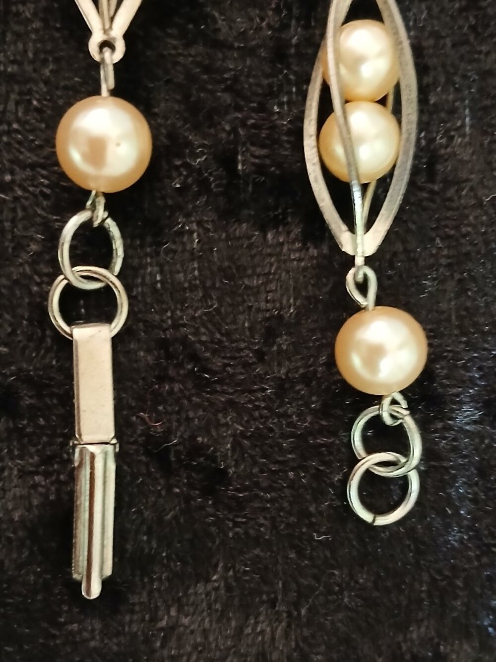 Vintage 50'/60's MCM Faux Pearl 15" Swirl Pod Choker & Screw Back Earring Set - Picture 7 of 11